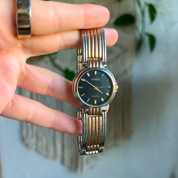 Geneva Quartz Watch – Black Dial – Two-Tone Band Vintage 8” Women’s Wristwatch - Picture 1 of 6